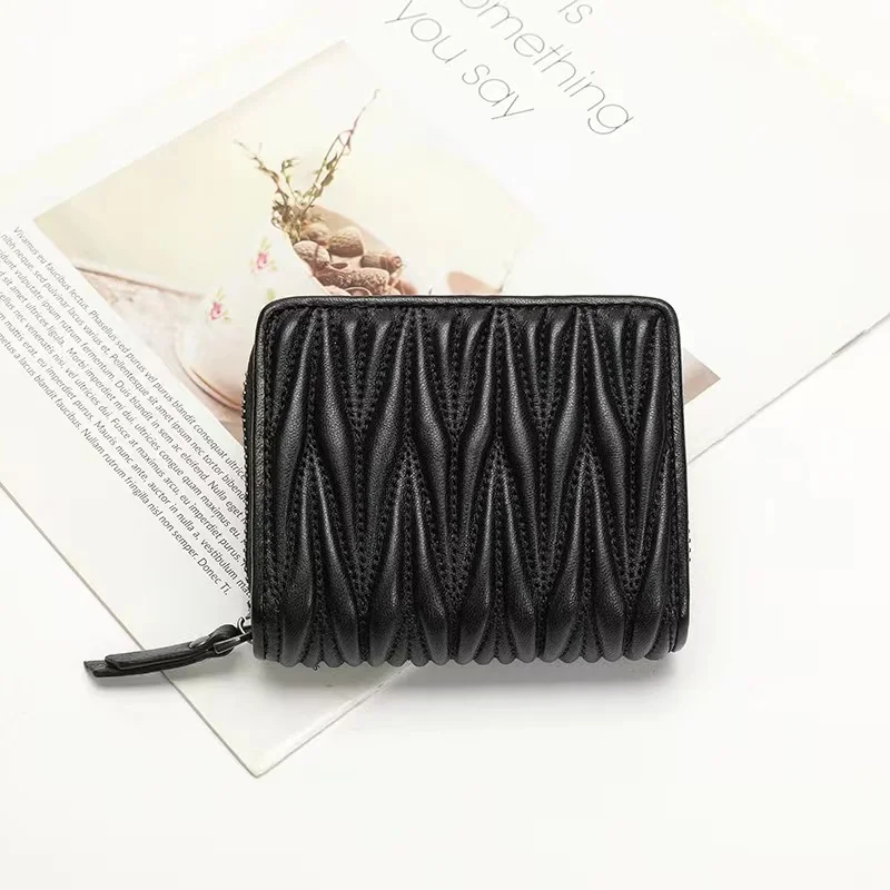 Interior Design Photo - Dompet pendek wanita desain lipat kulit