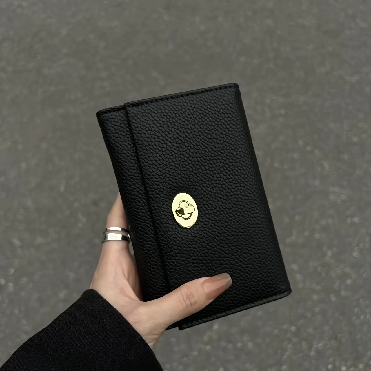 Interior Design Photo - Dompet Wanita Hitam Indah - Dompet